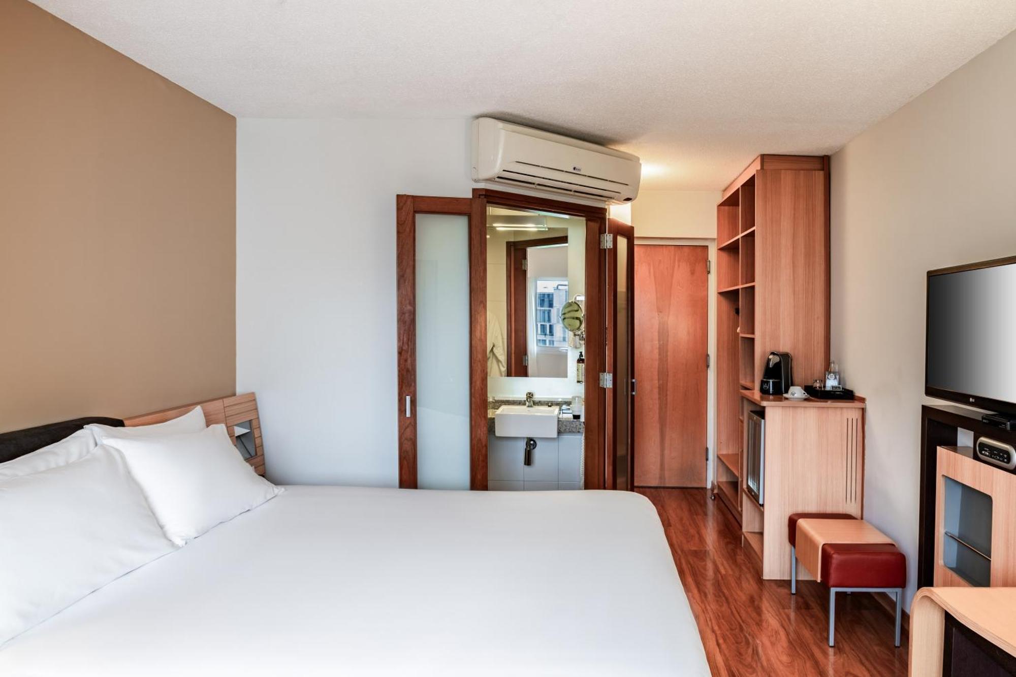 Novotel Lima San Isidro Екстер'єр фото