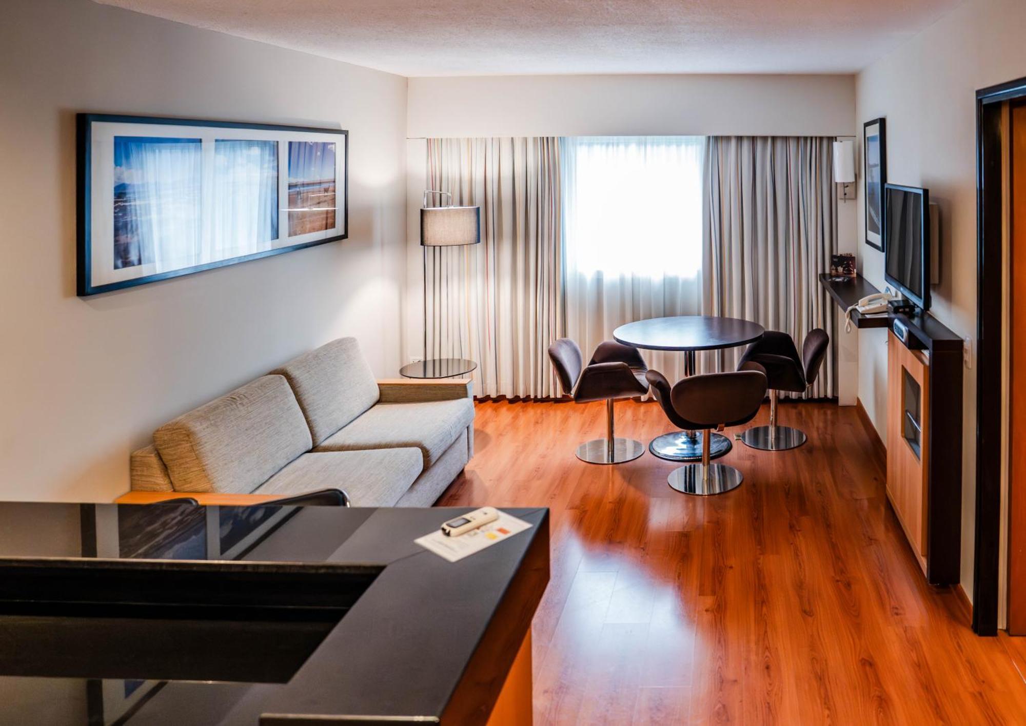 Novotel Lima San Isidro Екстер'єр фото