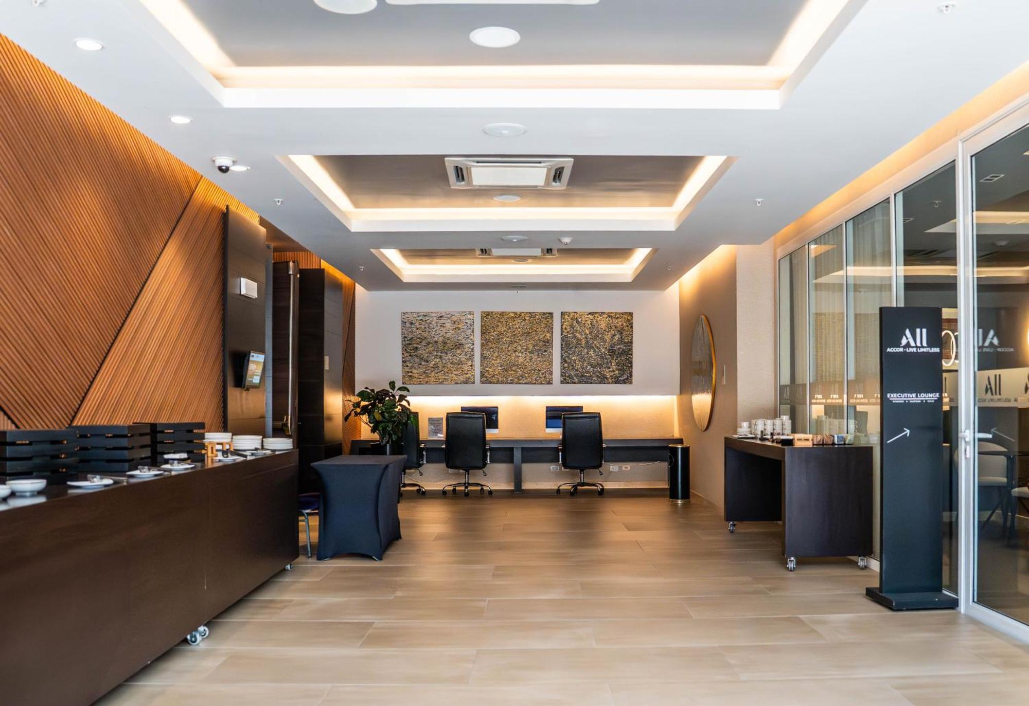 Novotel Lima San Isidro Екстер'єр фото