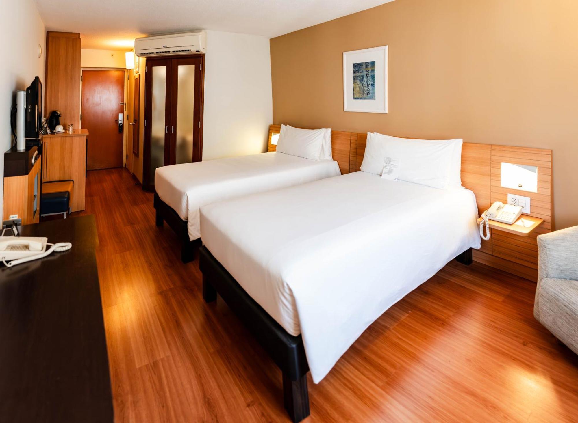 Novotel Lima San Isidro Екстер'єр фото